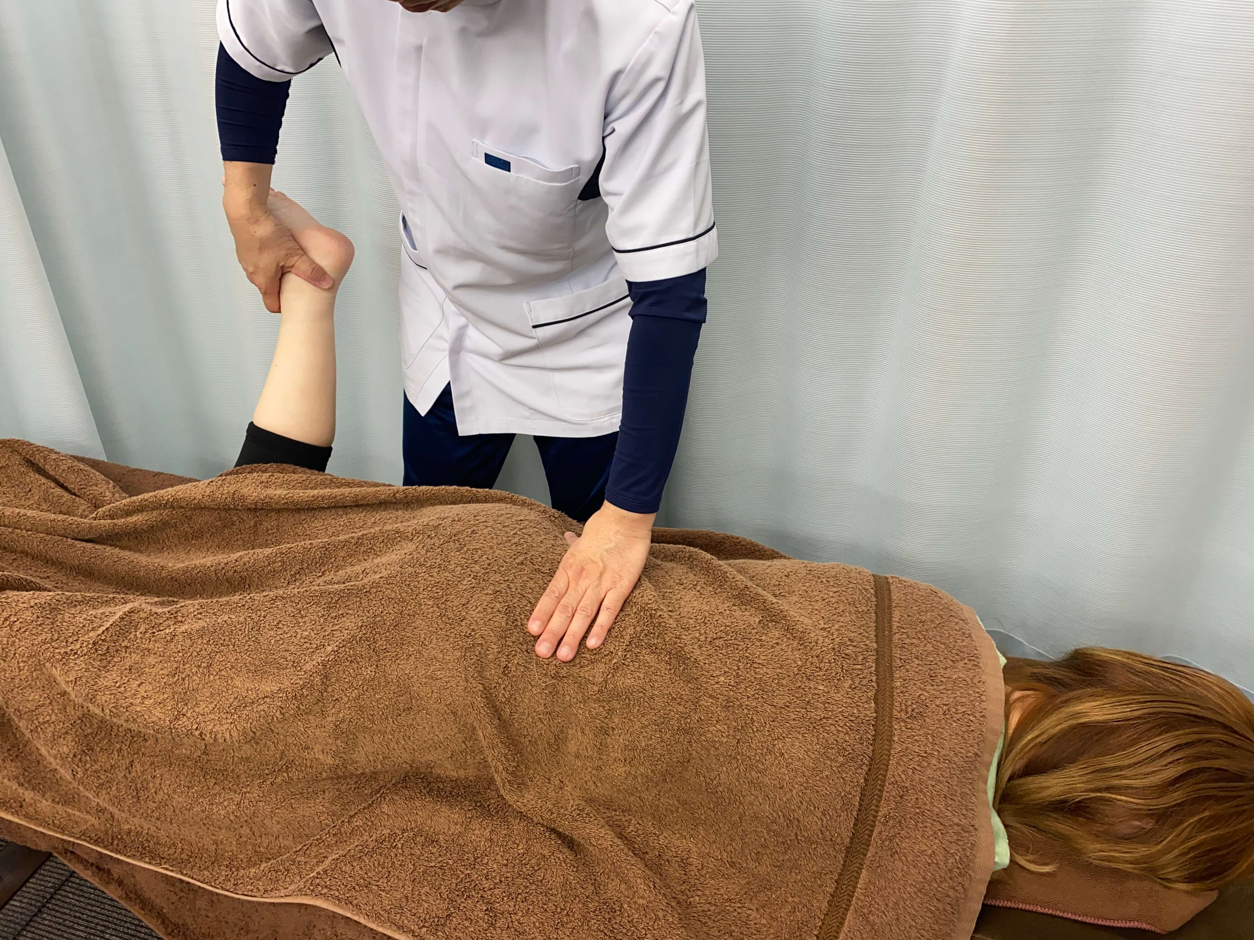 身体チェックの様子